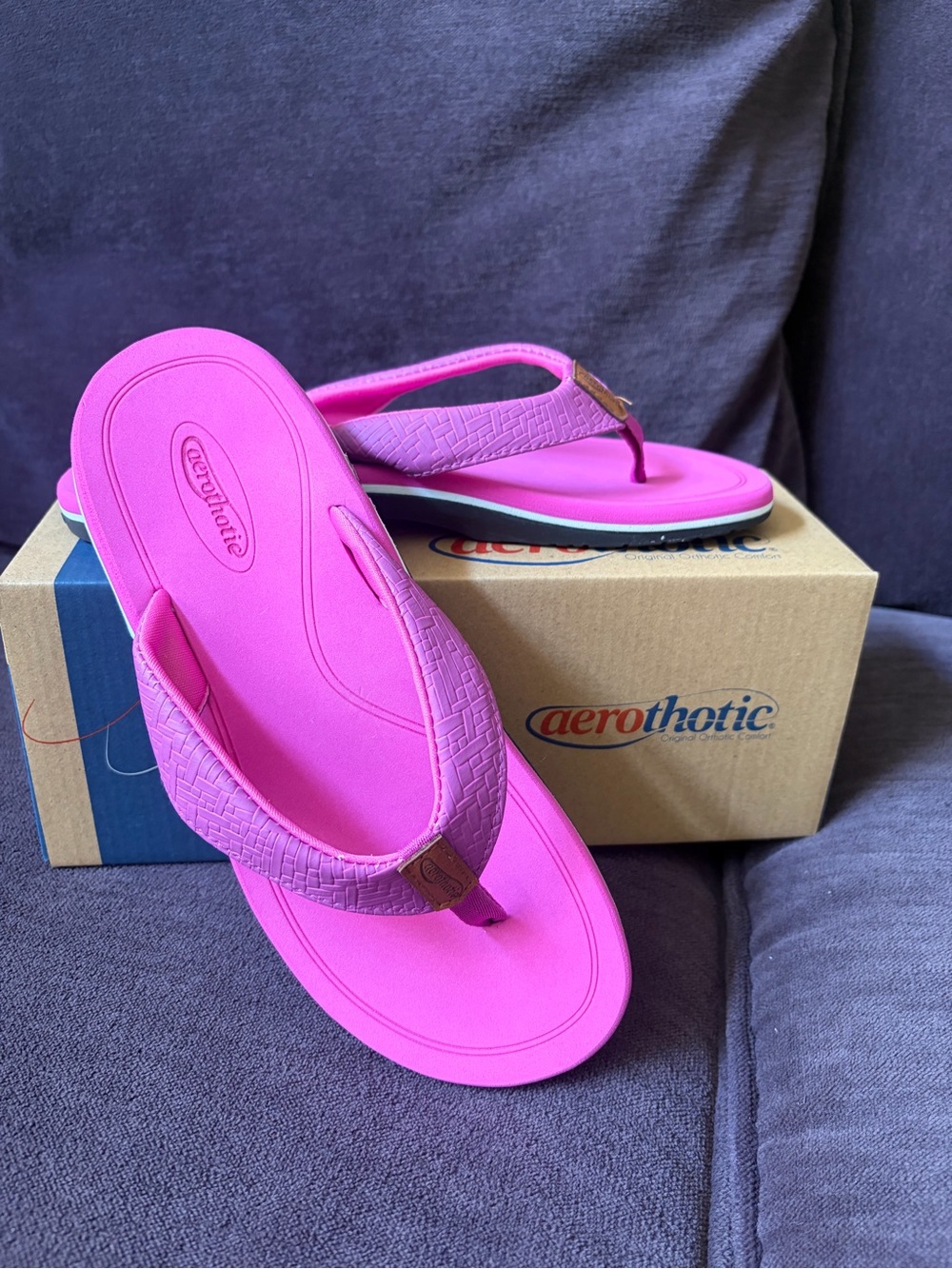 NWOT - Aerothotic Vibrant Pink Cushioned Flip Flops